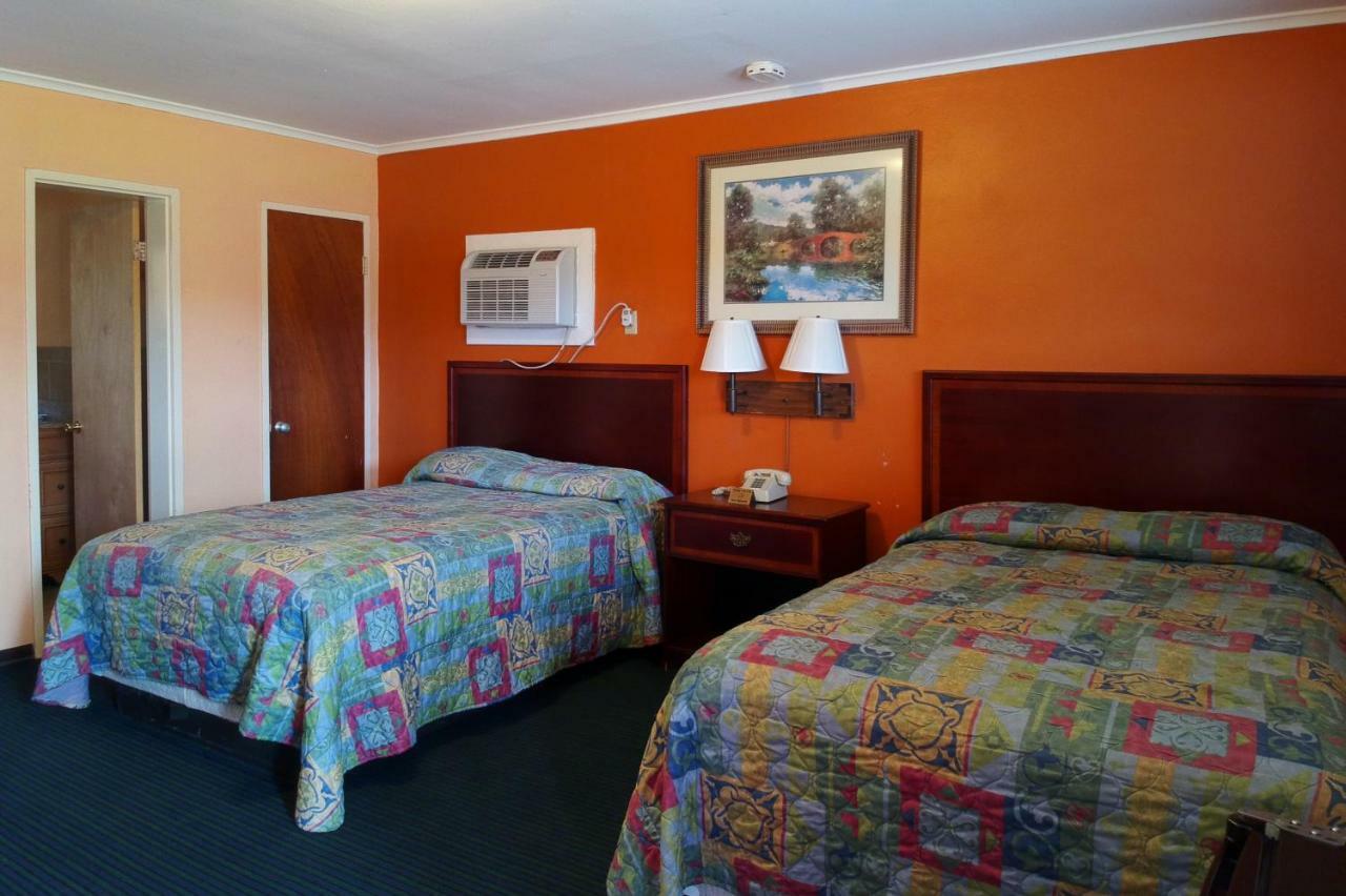 Encino Motel Плезантон Екстер'єр фото