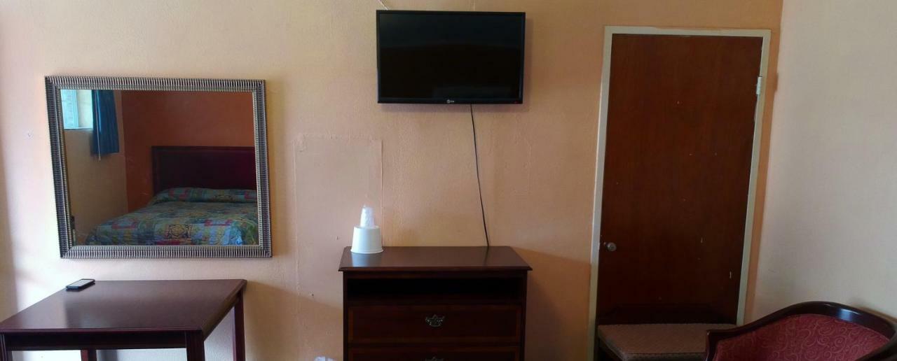Encino Motel Плезантон Екстер'єр фото